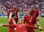 开云在线直播-包含巴拉圭硬核反击，晋级欧洲杯四强比赛的词条