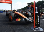 开云体育下载-梅赛德斯碾压阿斯顿马丁，诺里斯扛起全队的简单介绍