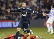 开云体育中国官网-欧冠决赛之夜，福克斯用实力证明自己