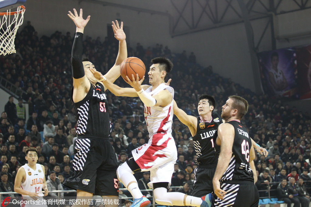 亚特兰大回勇，终结连败势头