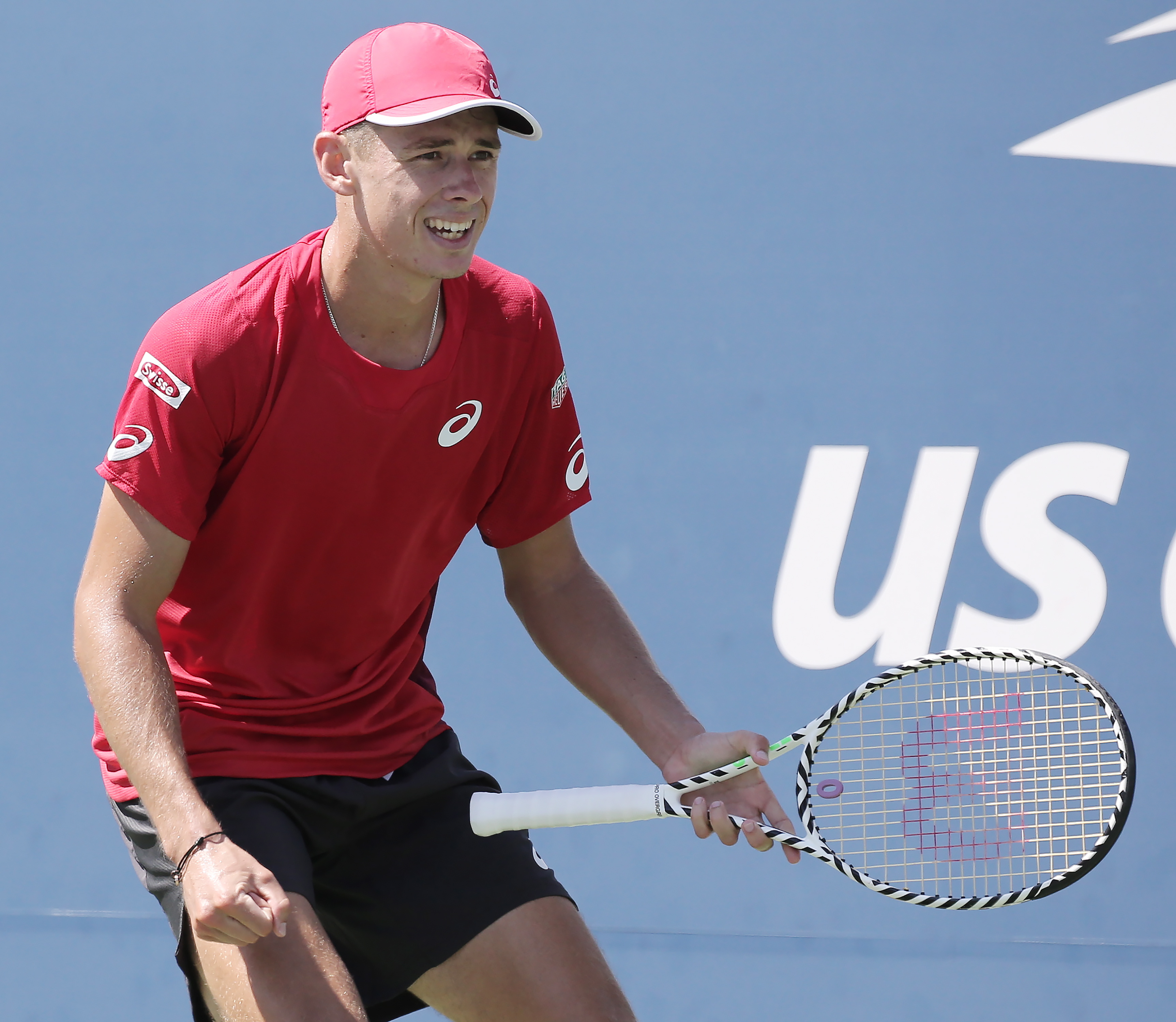 关于日本网球队完胜英国网球队，穆雷完成帽子戏法的信息