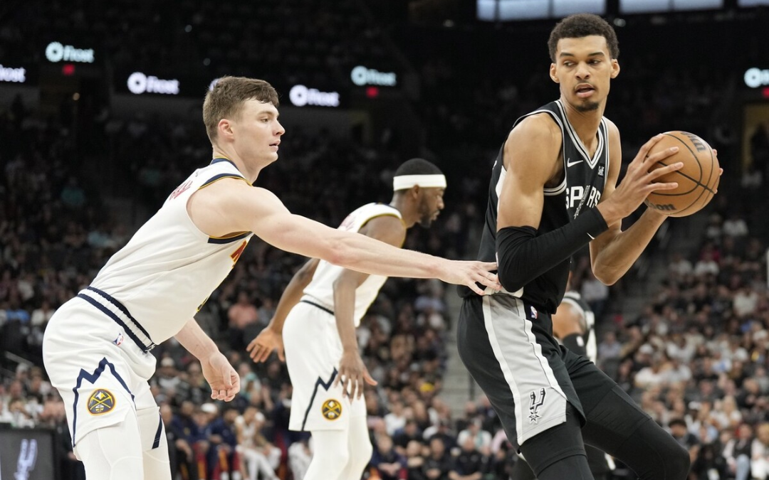 马刺碾压江苏队，约基奇惊艳四座