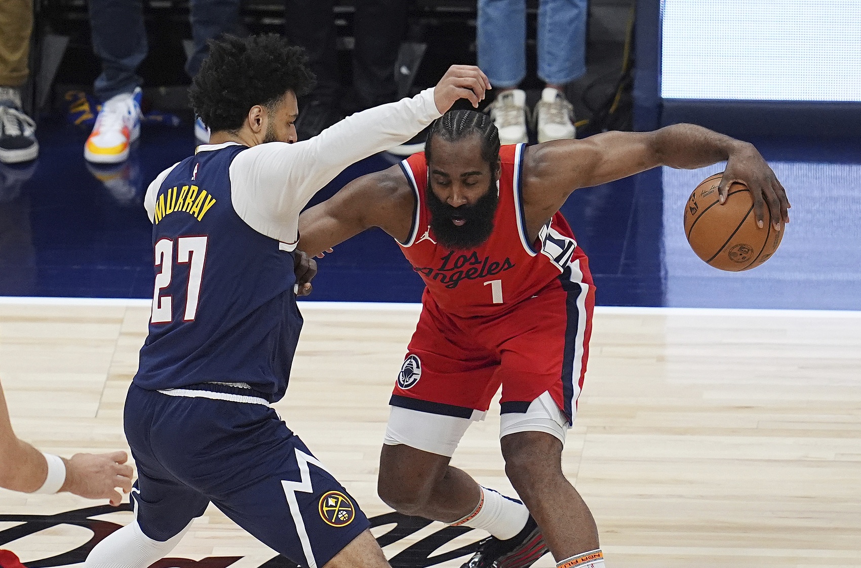 上海队横扫快船,字母哥点燃赛场 上海队横扫快船,字母哥点燃赛场