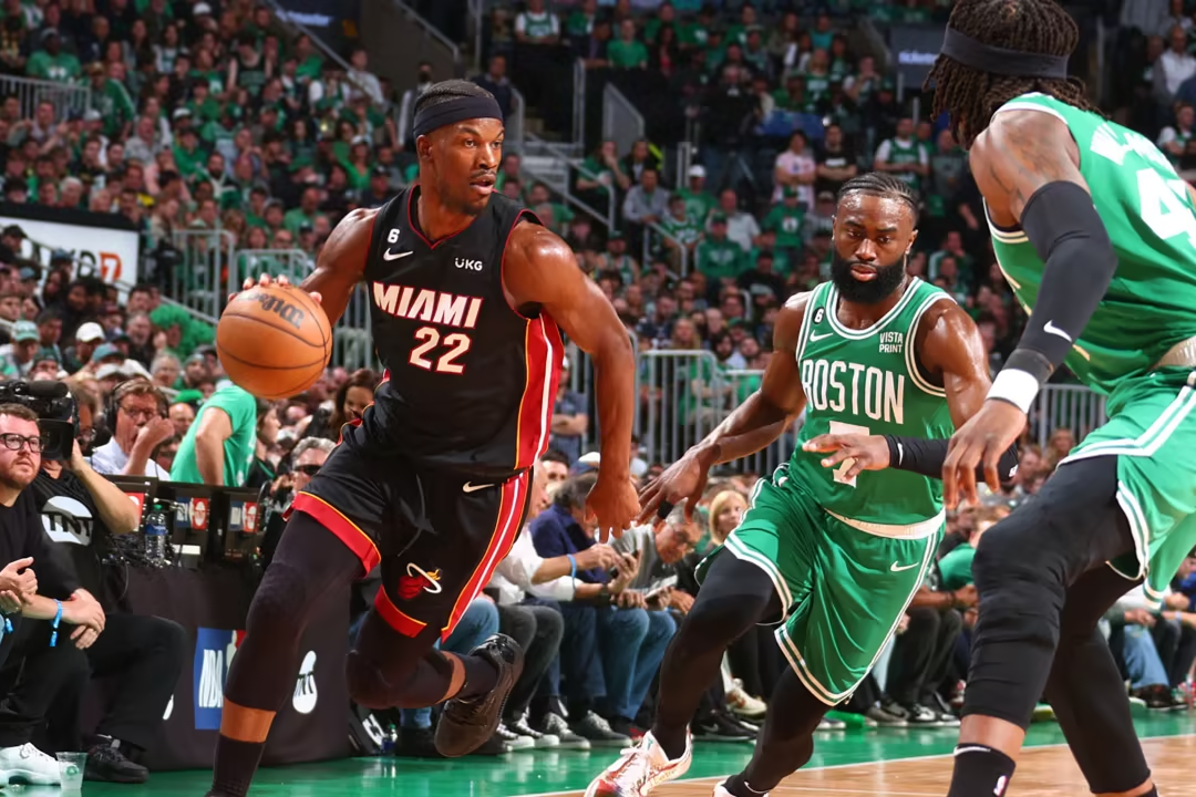 热火击败雄鹿，巴特勒发威砍下大号两双的简单介绍