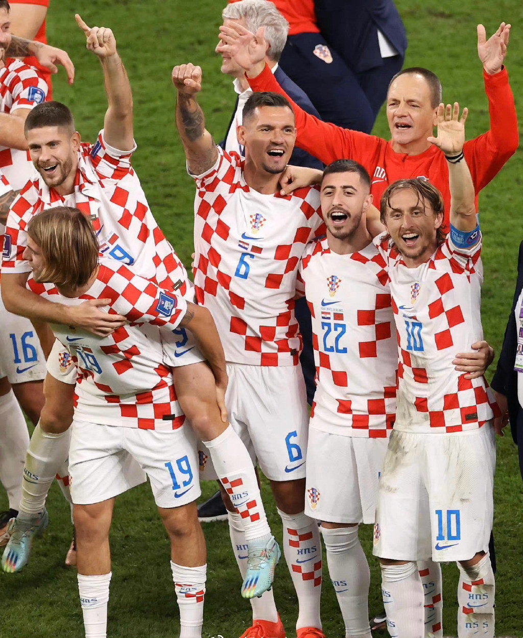 关于克罗地亚队在比赛中展现出色表现，轻松获胜的信息
