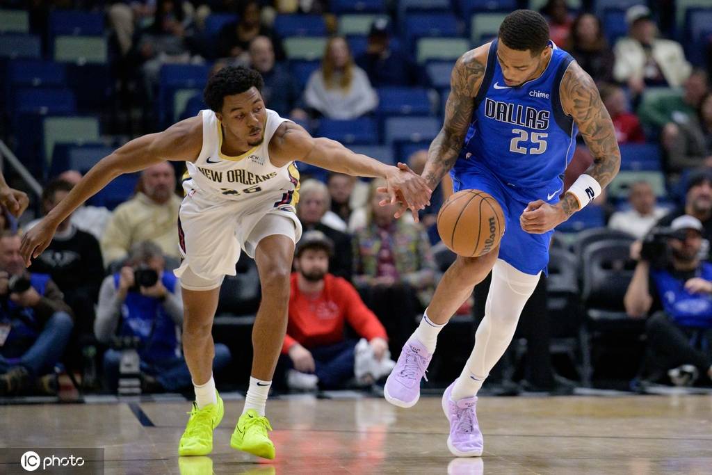 包含鹈鹕险胜法国男篮，布克关键制胜的词条