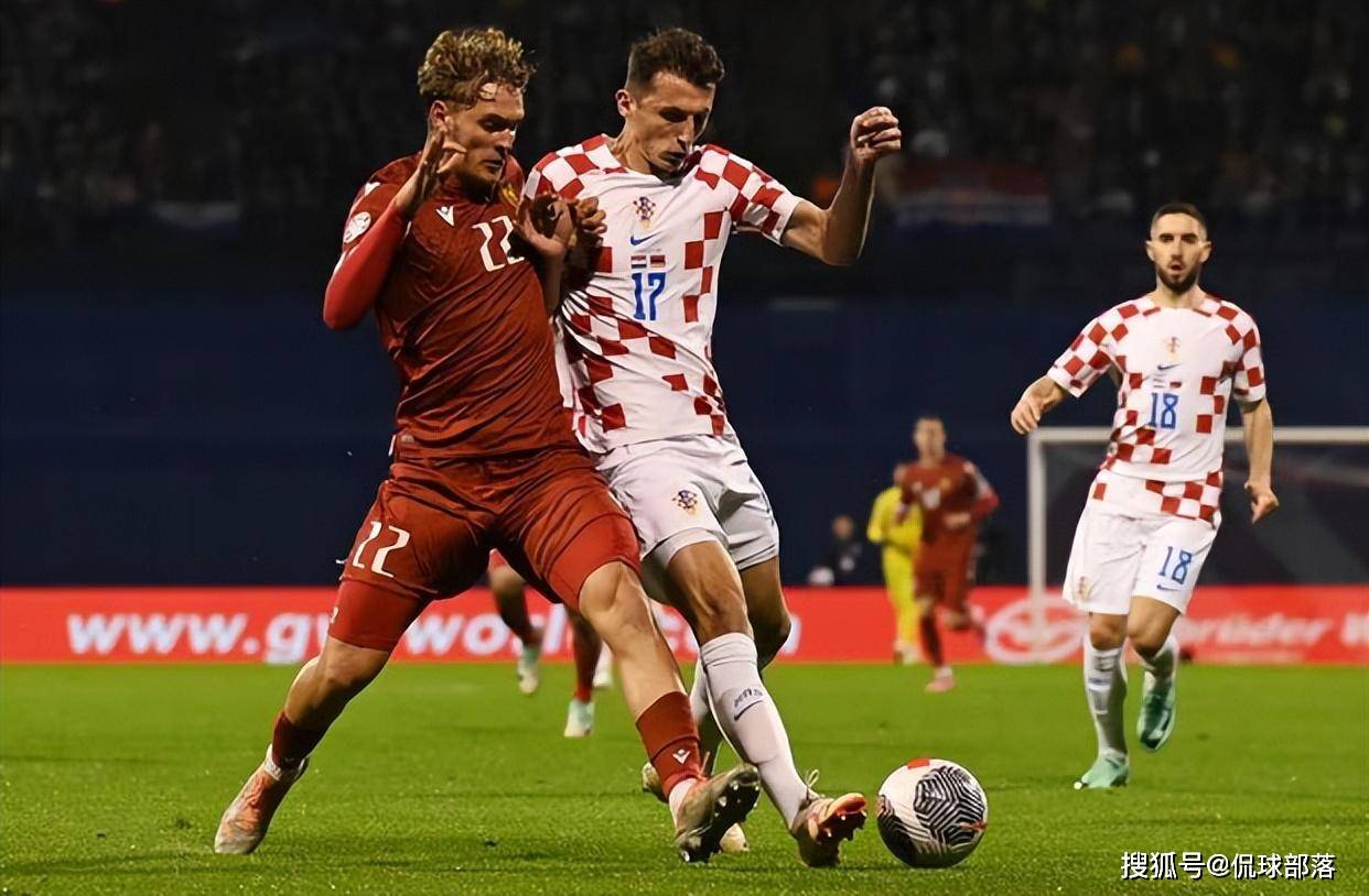 包含巴拉圭硬核反击，晋级欧洲杯四强比赛的词条