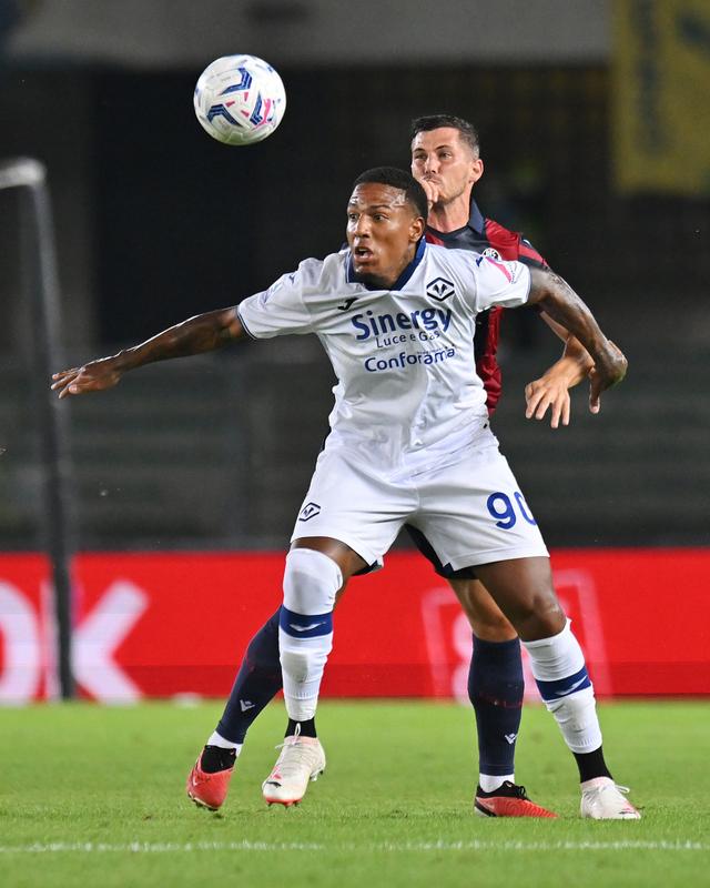 关于AC米兰强势巴萨，埃尔林三分雨点燃全场的信息