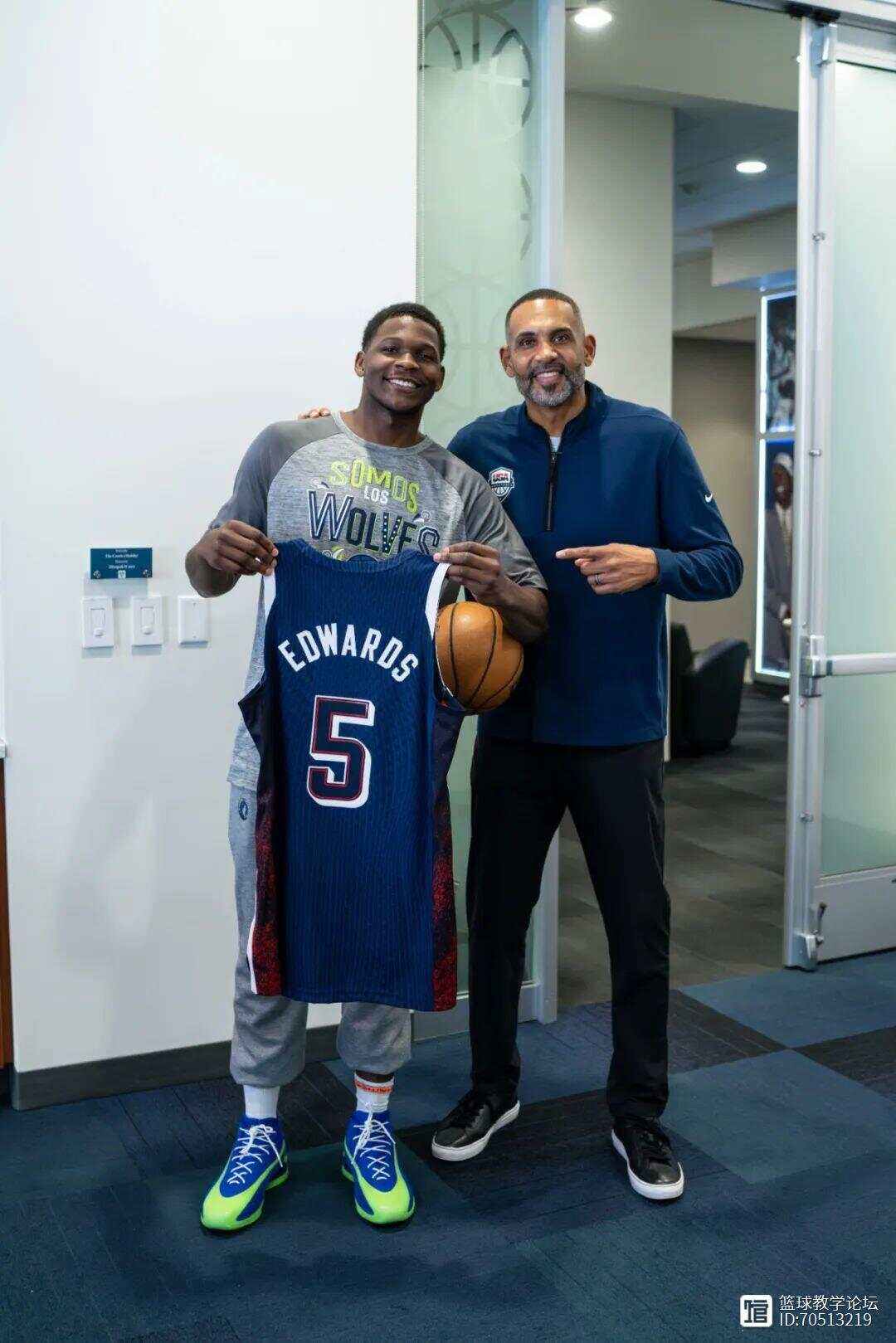 包含勇士绝地反击波兰男篮，伦纳德高光表现的词条