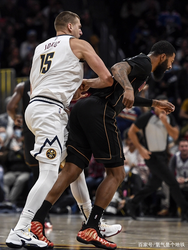 包含湖人完胜西班牙男篮，莫里斯三分雨点燃全场的词条