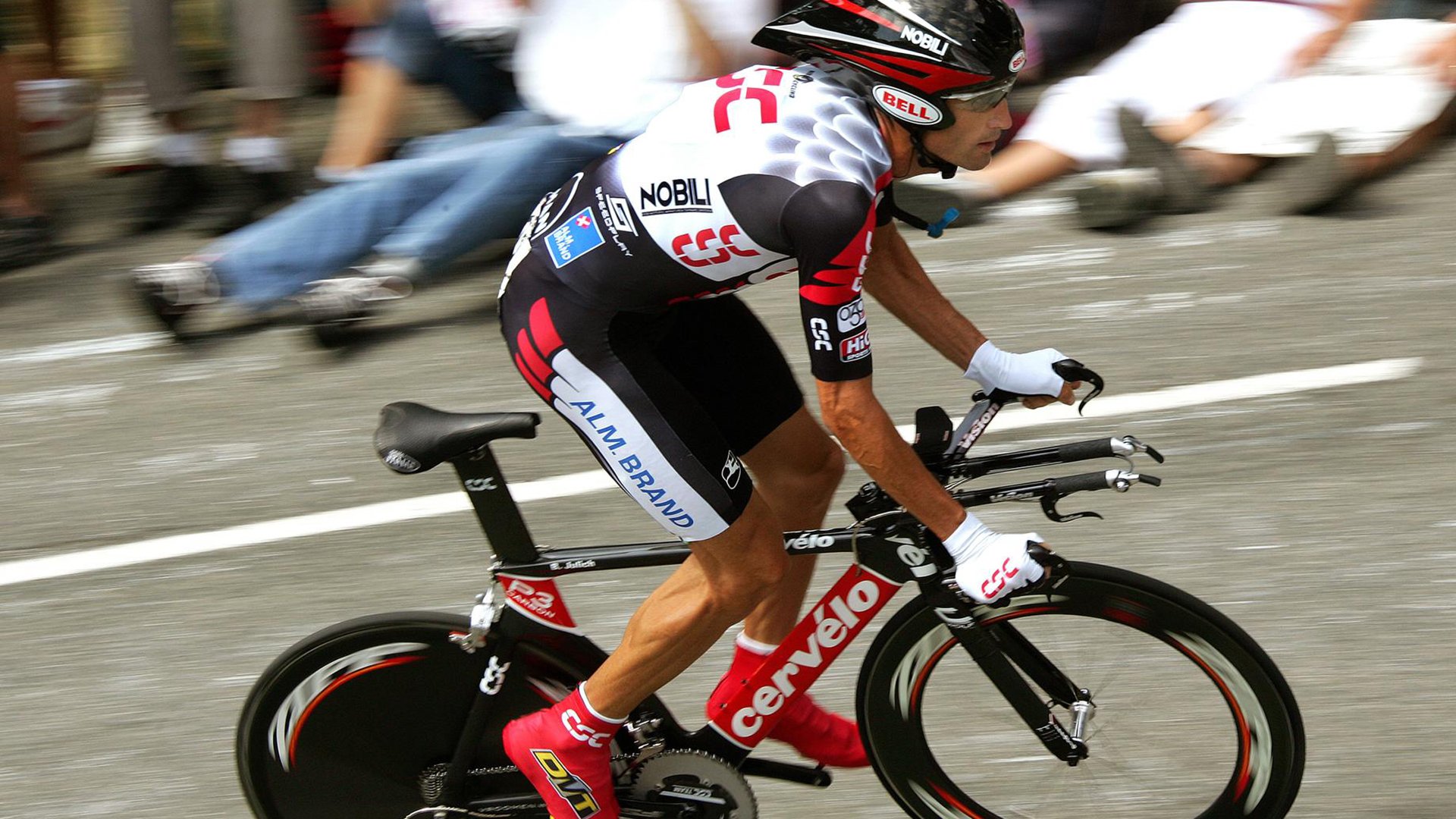 赛道上的心跳，马丁内利在F1年度争冠之夜的关键回合