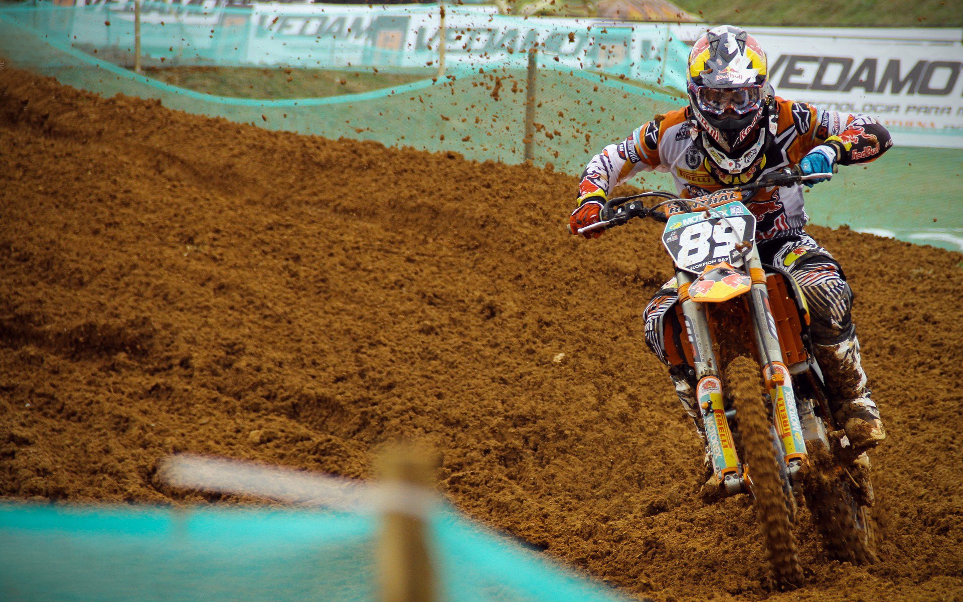 赛道之外的争冠者，努涅斯如何让F1年度之夜记住他的名字