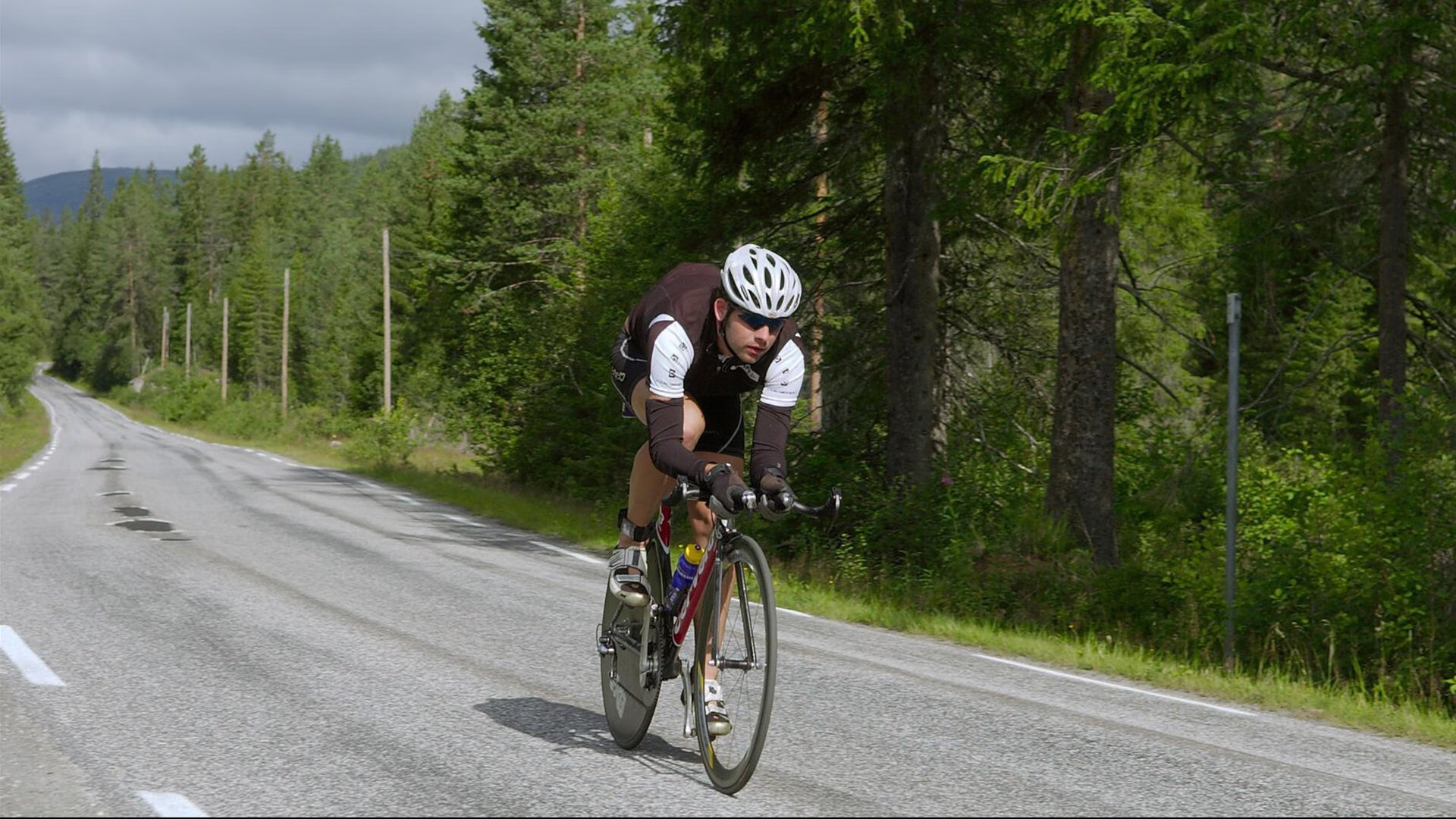 篮网制霸爵士，德罗赞接管季后赛，当个人英雄主义撕碎团队神话