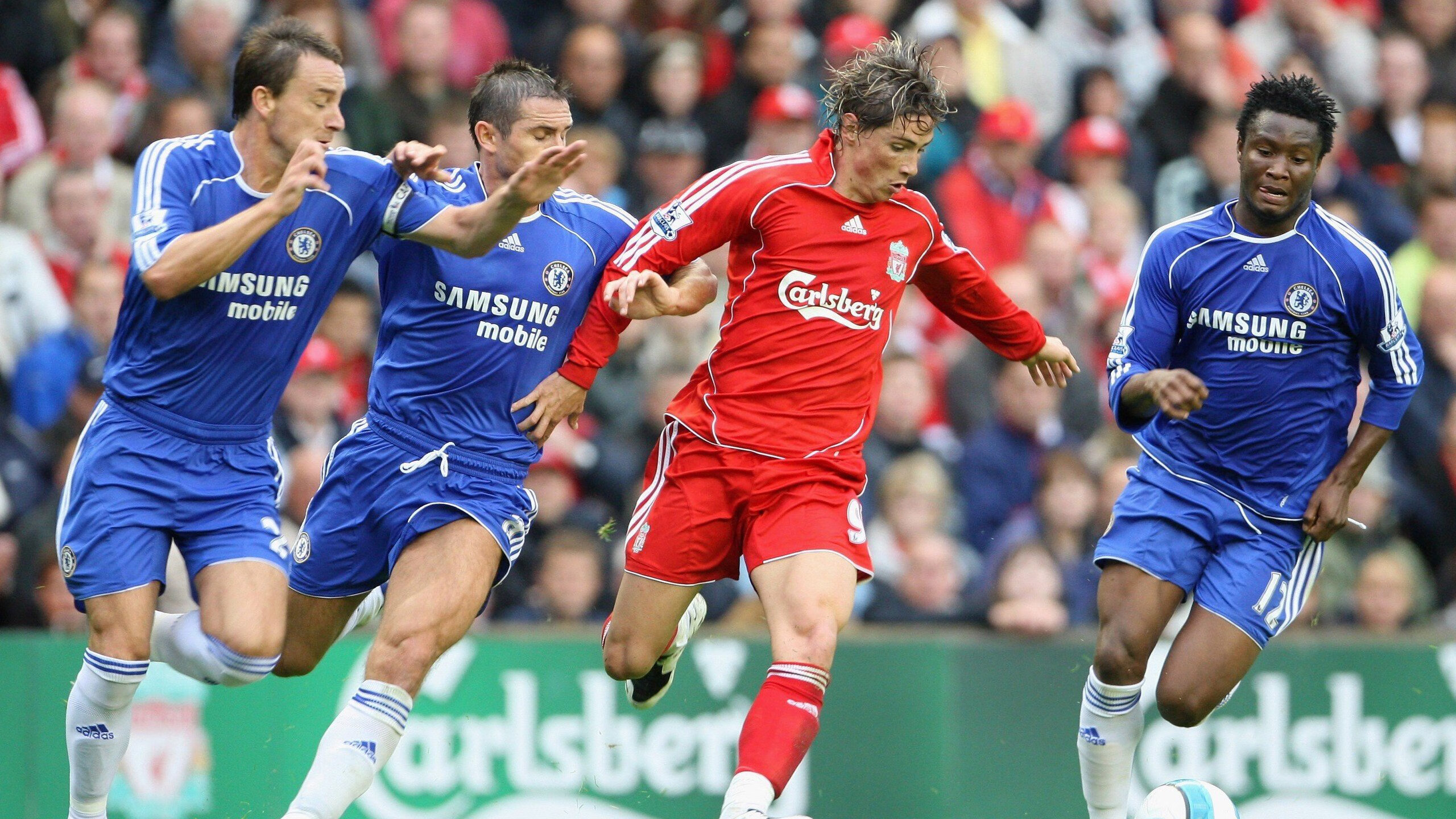 赛道上的孤胆英雄，诺里斯扛起全队，红牛二队轻取雷诺的战术启示