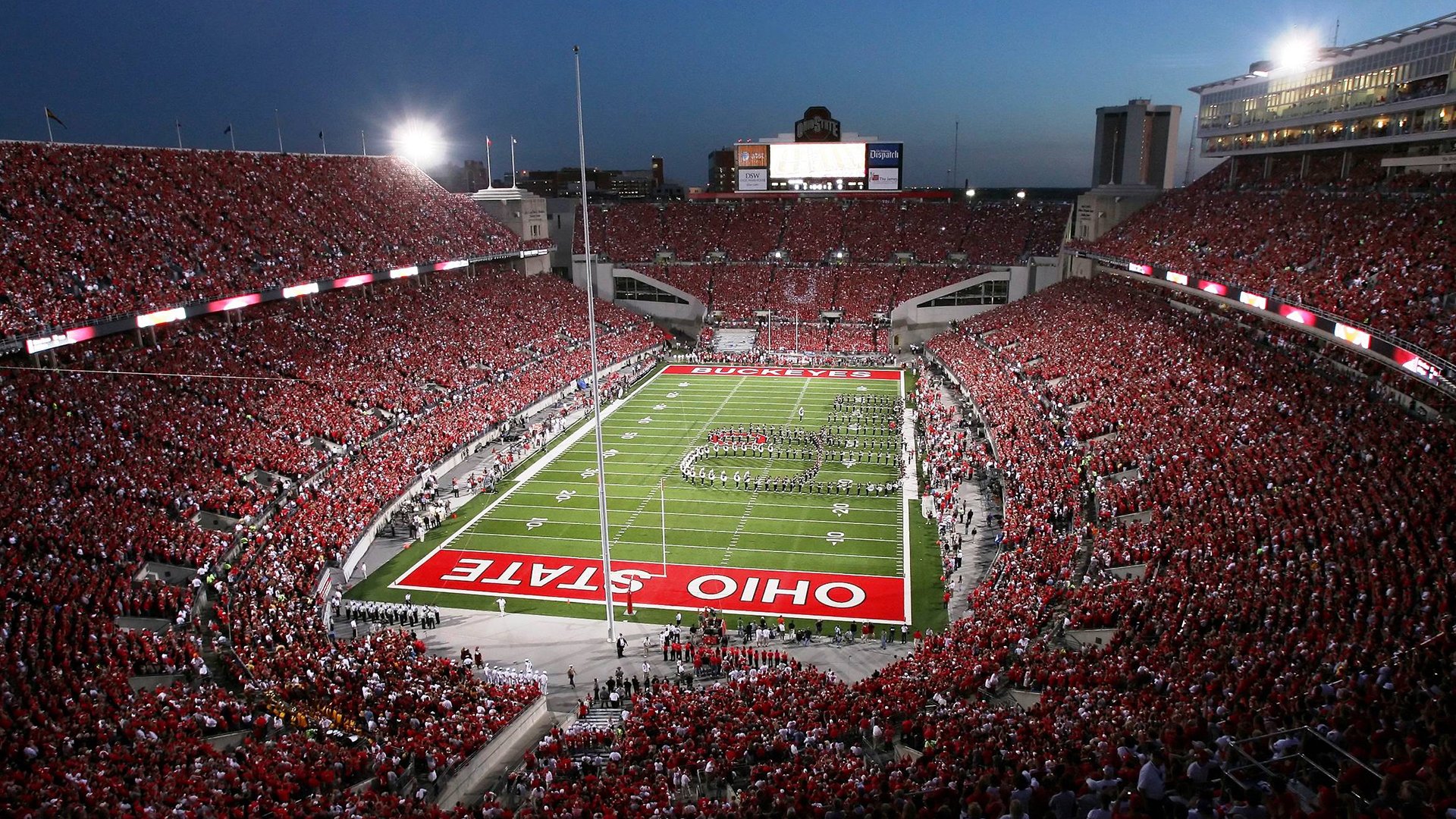 跨界统治力，马刺稳如磐石，拉文在德甲赛场展翅高飞