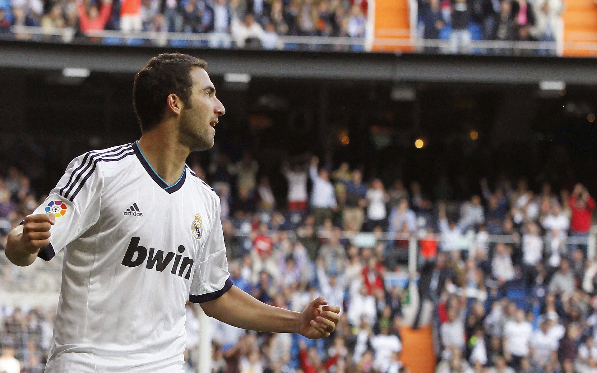 北欧风暴难撼南美雄鹰，格列兹曼刷新纪录之夜，阿根廷险胜挪威